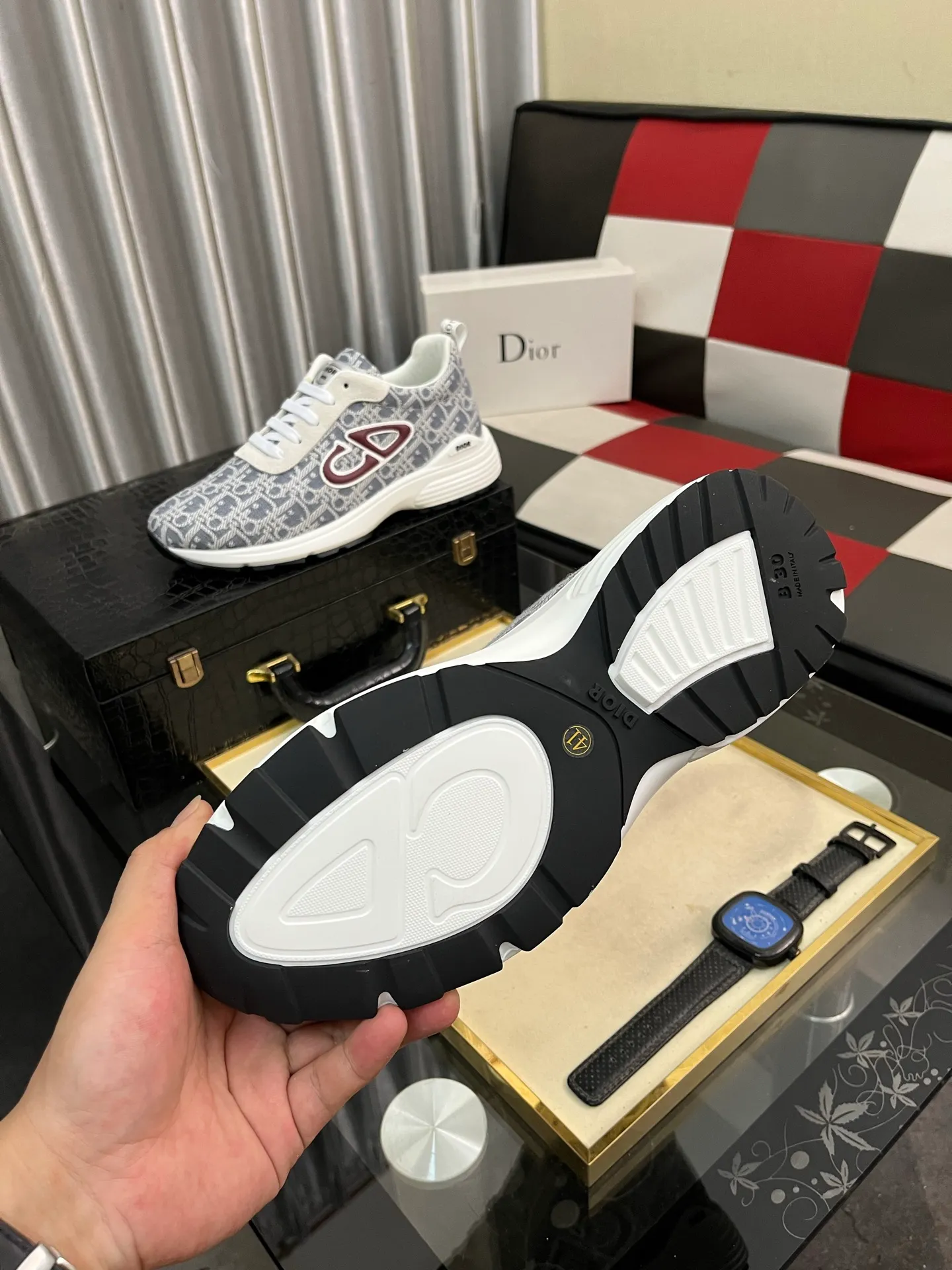 Men's Men's Shoes 💰440⌚️⌚️[Dior] Dior's new casual men's shoes are launched in Hong Kong counters. Official website 1:1 production. Original Italian materials. Designed by European and American masters. Perfect shape to create counter quality. Solid color rubber wear-resistant outsole and classic dazzling head! Super versatile and very comfortable. High-end without losing taste, fashionable and novel! ! Absolute focus! Code number: 38-445️⃣Colors available